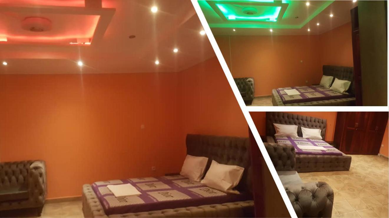 Cave Royale - Chambres-Studios-Apparts Meubles - Logpom Hopithal Des Soeurs Apres Camara Laye Douala Exterior foto